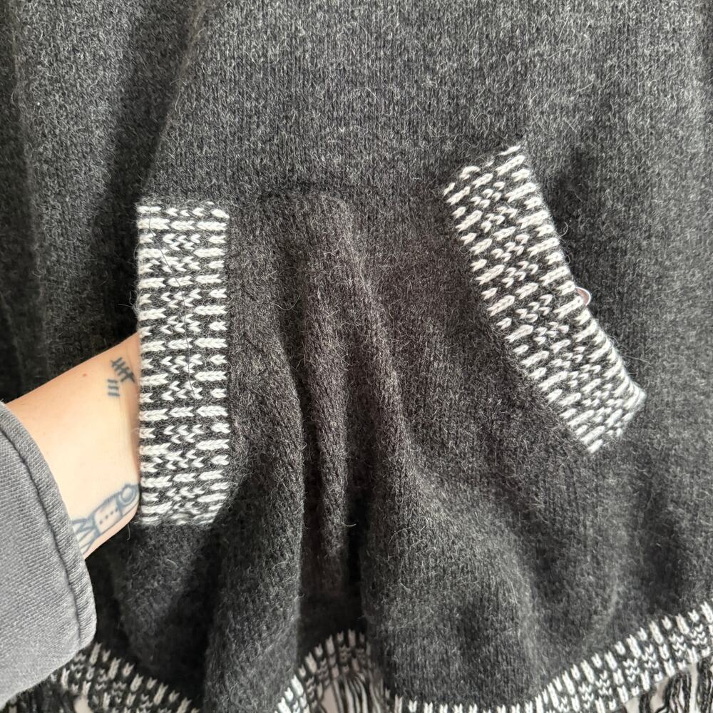 The ALPACA CONNECTION | Gray Fringed Alpaca Wool sweater | Large - Picture 6 of 10